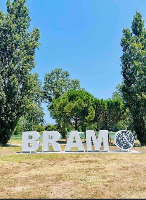Maison Climatisee Avec Stationnement Et Wifi Bram المظهر الخارجي الصورة