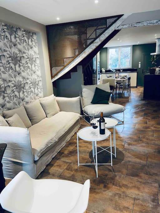 Maison Climatisee Avec Stationnement Et Wifi Bram المظهر الخارجي الصورة