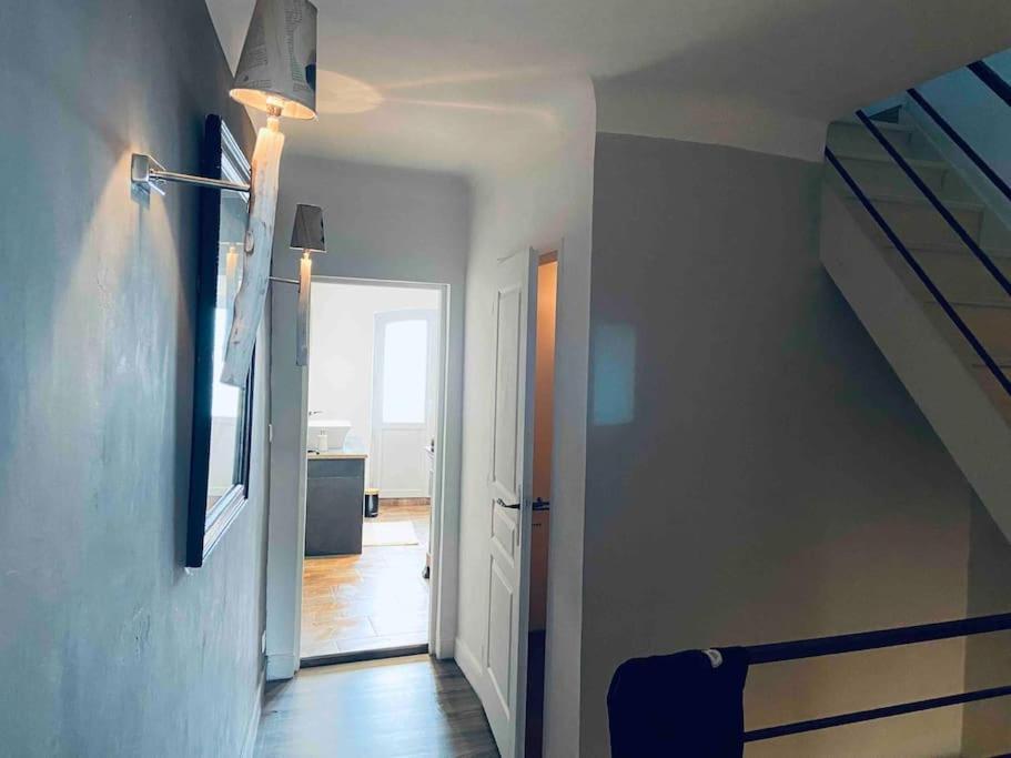 Maison Climatisee Avec Stationnement Et Wifi Bram المظهر الخارجي الصورة